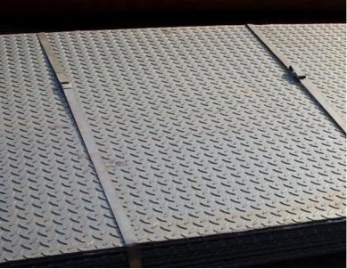 花紋鋼板可以使用鋼板吊鉗進(jìn)行吊裝嗎