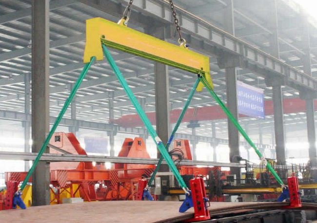 車間行車吊運鋼板的操作行為規范